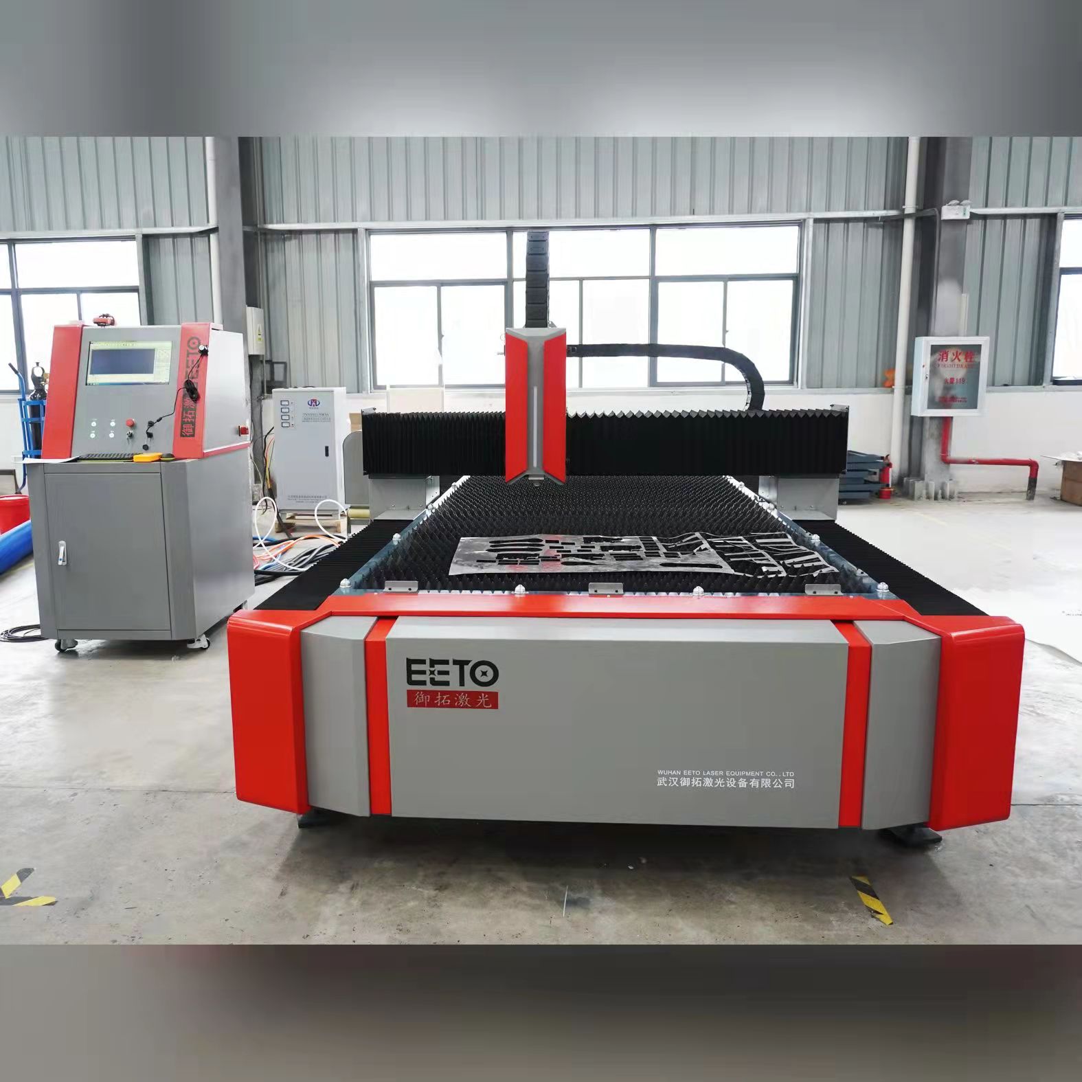 Machine de découpe laser de fibre de feuille d'acier au carbone simple Mesa FLS-3015 4000W