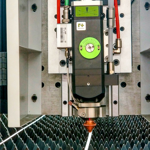 Machine de découpe laser de haute qualité 1000W ~ 6000W